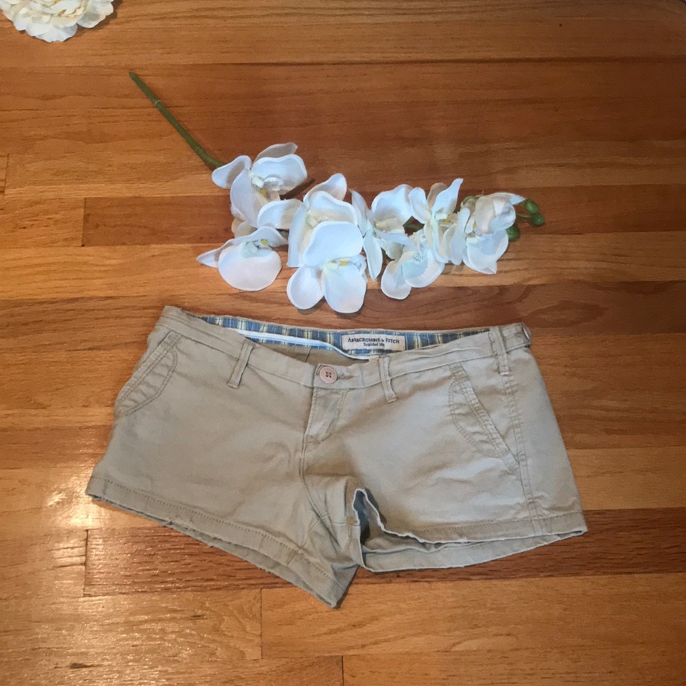 Abercrombie & Fitch tan distressed shorts